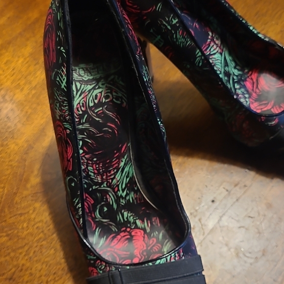 Iron Fist Black and Red Patterned Heels - Picture 4 of 11